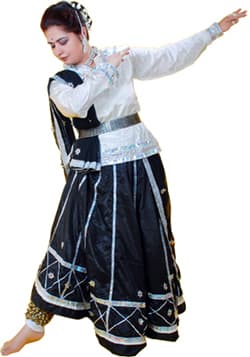 Sonia Mahajan in performance costume, from the existing Dances page